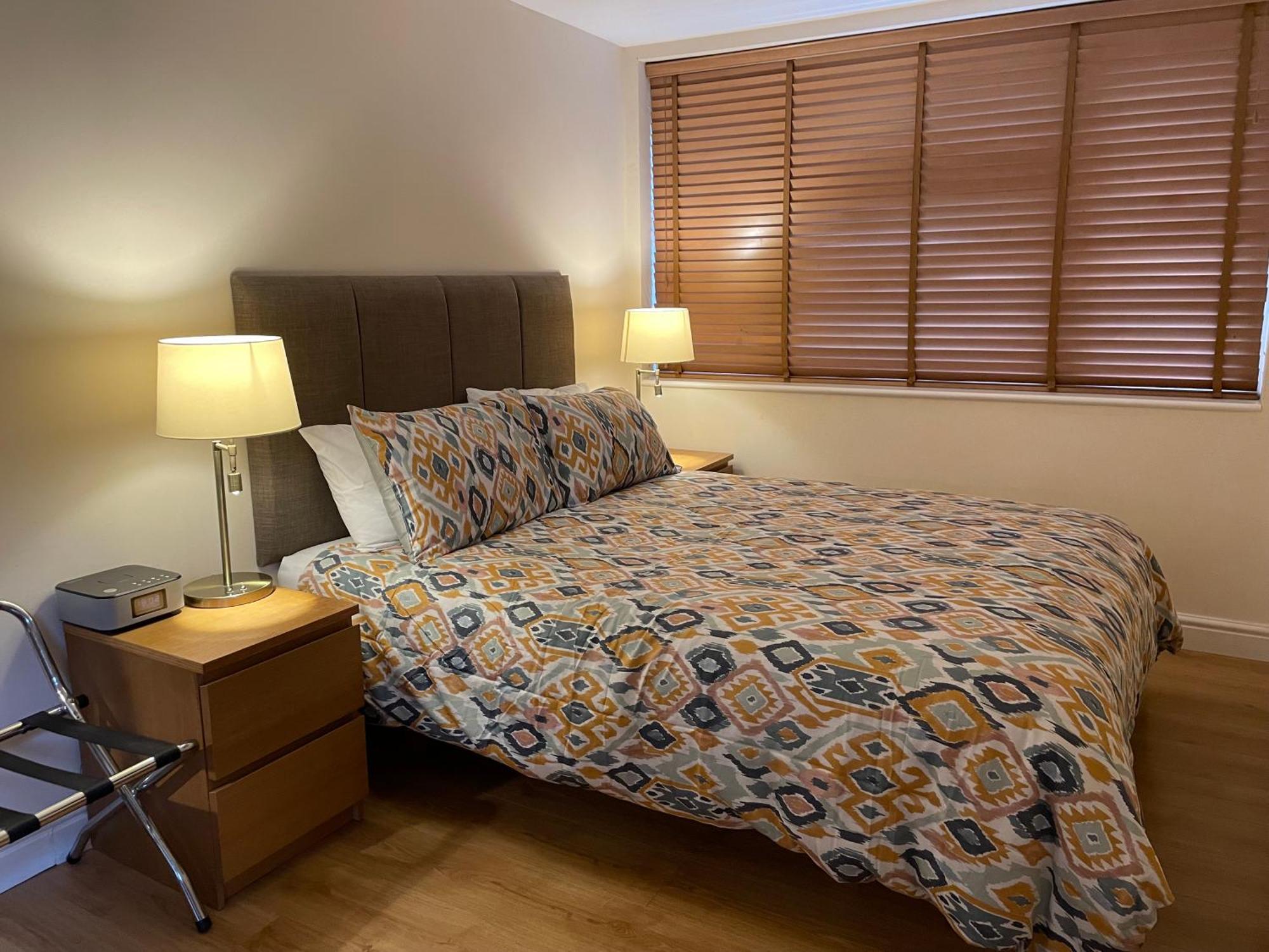 Clay Farm Guest House Бромлі Екстер'єр фото